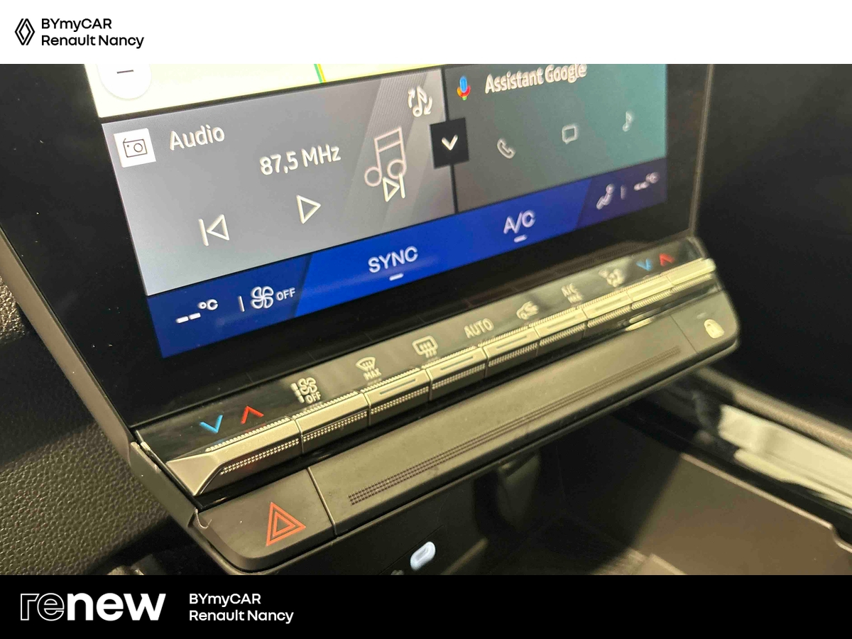 Renault Austral full hybrid E-Tech 200 ch — photo 17