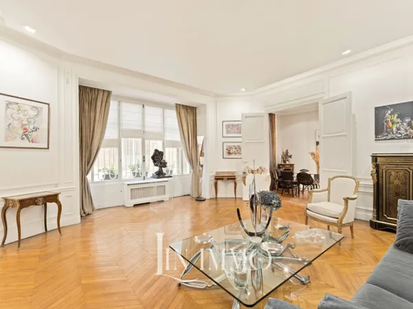 Vends Appartement 6 pièces - 207 m2