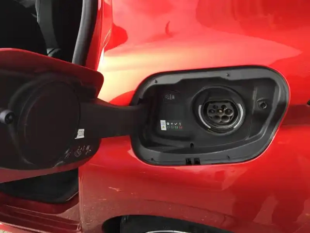 Peugeot 308 phev 225 e-eat8 — photo 62