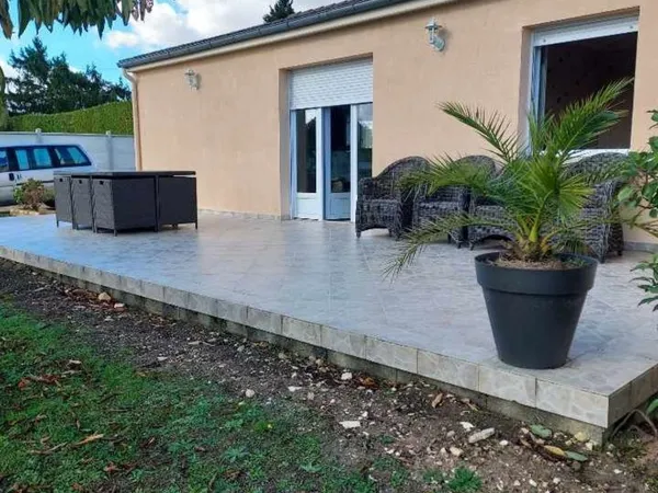 Maison de plain-pied de 111 m2 à Niherne 750 euros