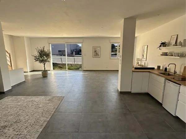 Maison T5 avec garage et parking