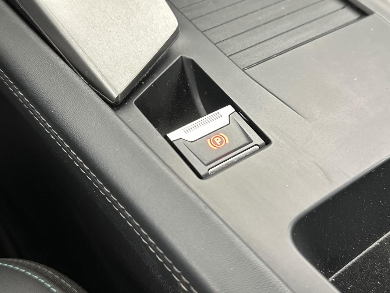 Peugeot 308 phev 180 e-eat8 allure pack — photo 30