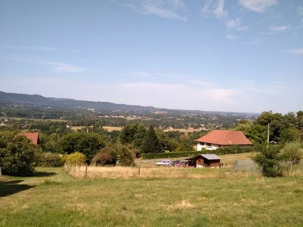Terrain constructible 1324 m2 libre constructeur