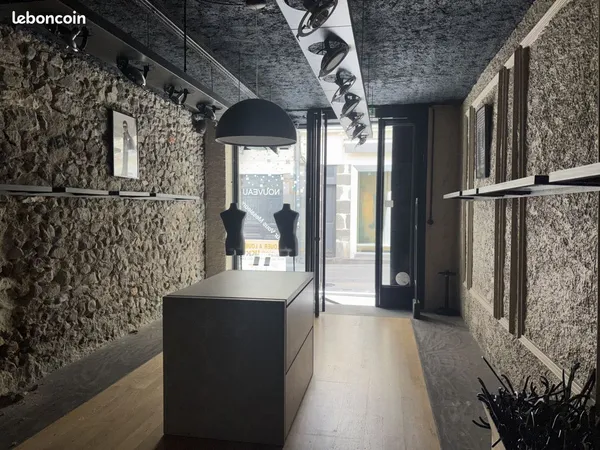Hotel 97 m² Aurillac