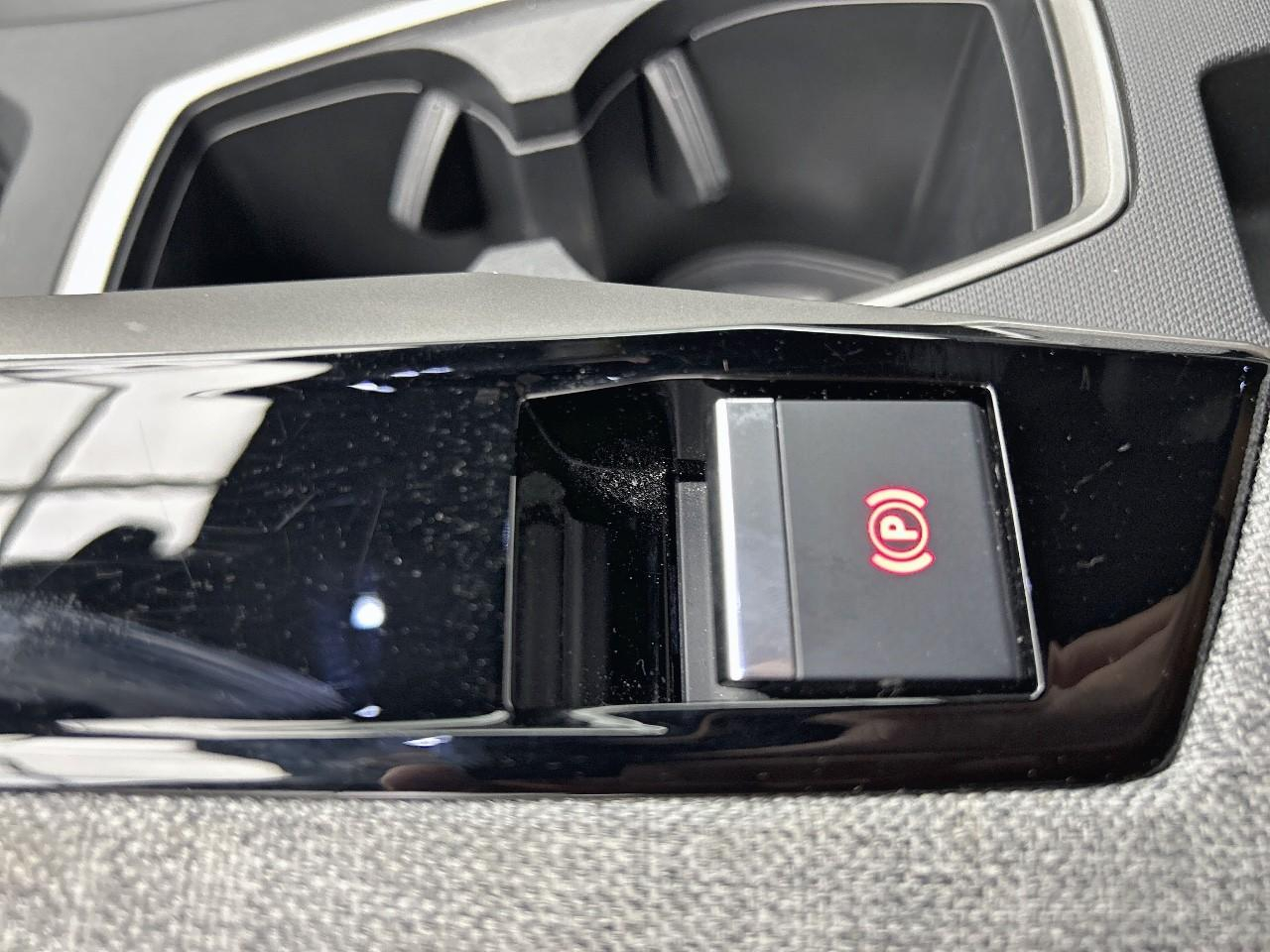 Peugeot 308 hybrid 145 e-dcs6 allure — photo 20