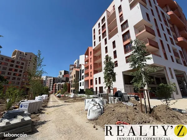 Local commercial 85 m²