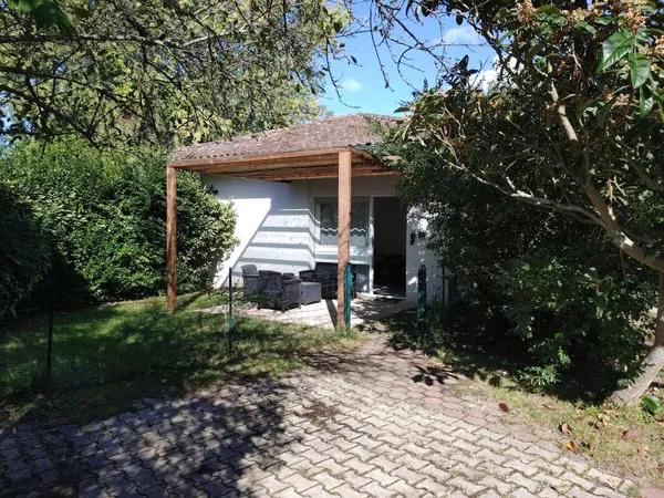 Loue appartement meublé à l'année