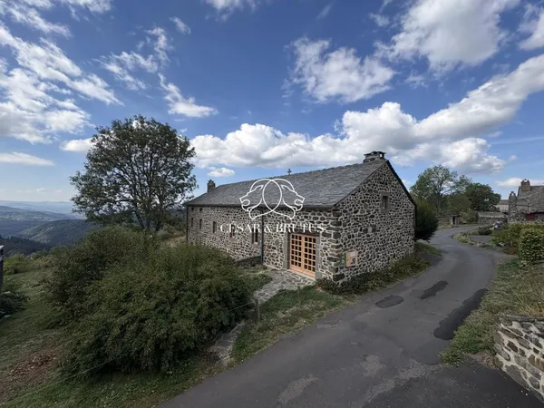 Vends ferme - 364 m² - 10 pièces, 6 chambres - Saint-Front 43550
