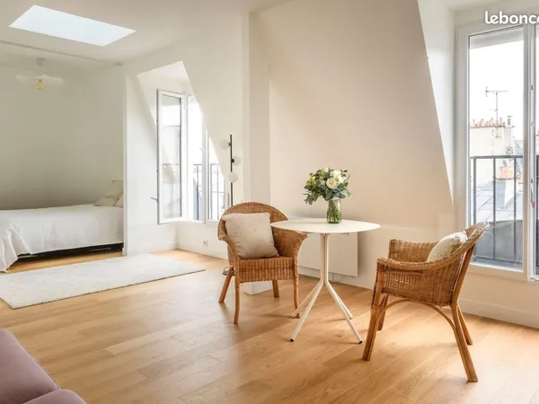 Urgent - Direct Proriétaire - Paris 5ème - Proximité Place monge - Une Chambre - Vues dégagées - Bal