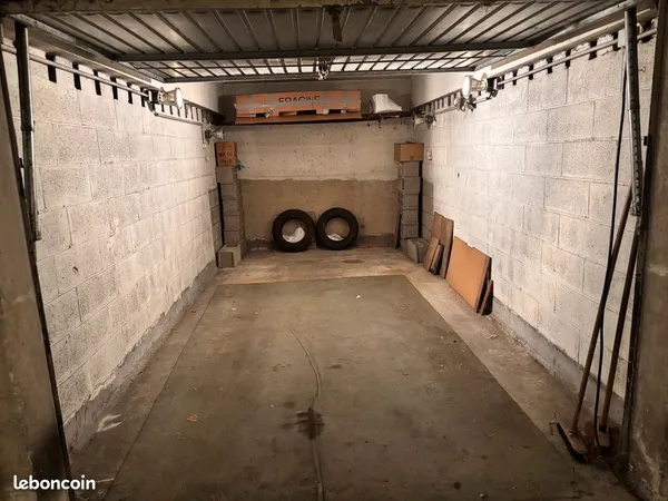 À vendre - Box fermé de 12,75 m² - Rue de Rosny, Montreuil