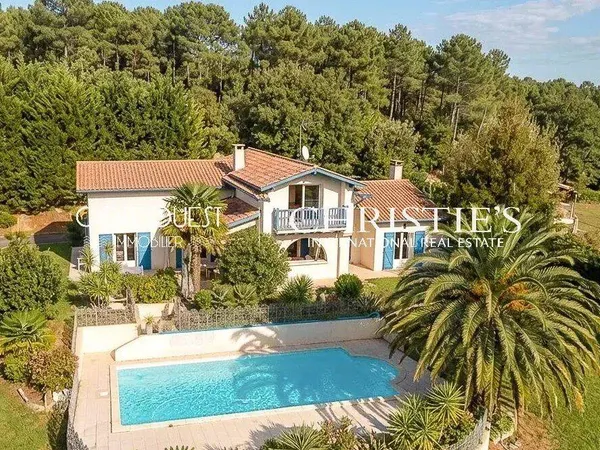 Maison 8 pièces 200 m²