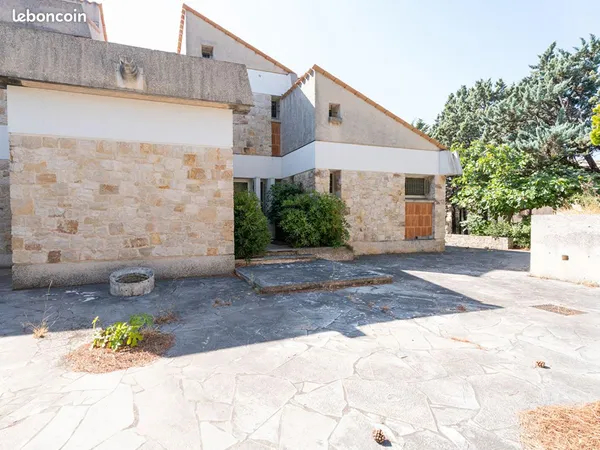 Villa 9 pièces 350 m²