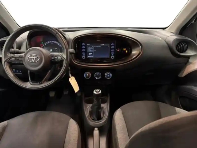 Toyota Aygo X 1.0 vvt-i 72ch dynamic my24 — photo 10