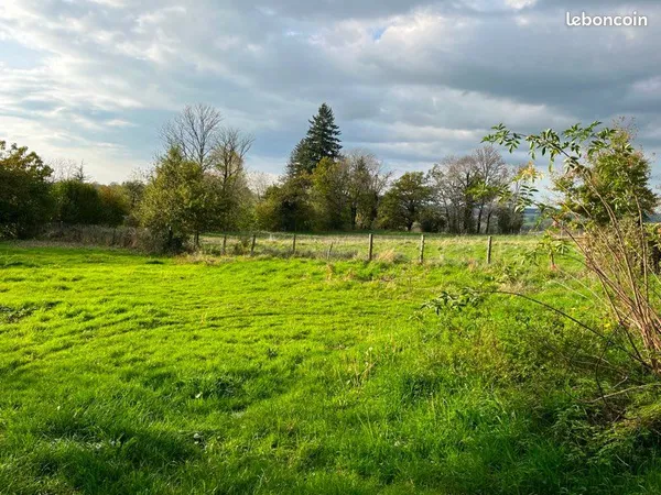 Terrain constructible 1700m2 Jussac
