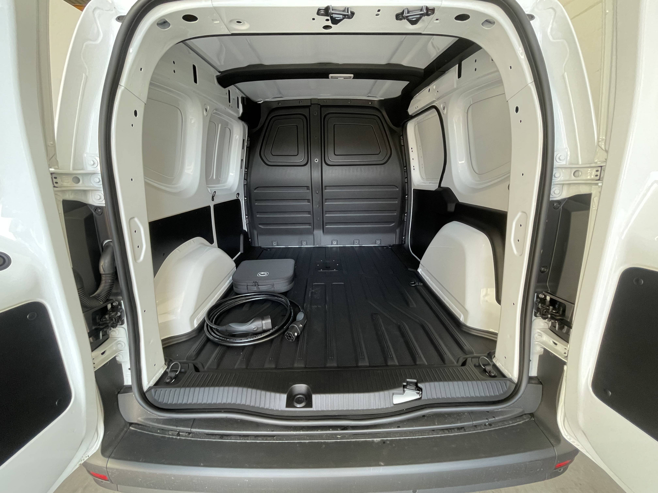 Mercedes eCITAN 90 KWH LONG — photo 14