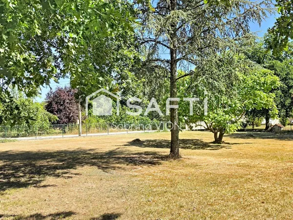 TERRAIN PLAT ET CLOTURE