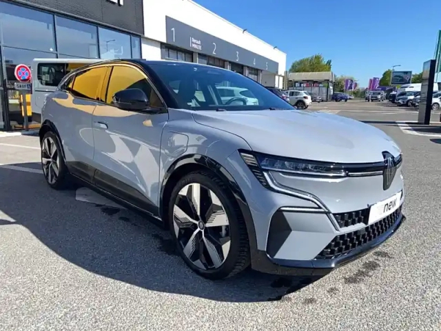 Renault Megane e-tech ev60 220 ch optimum charge — photo 7