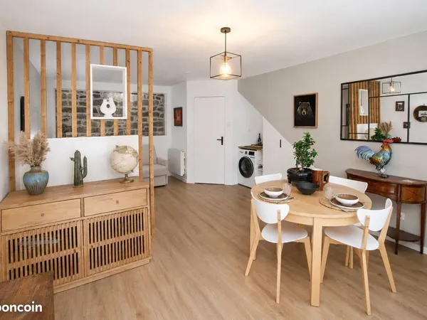 Studio meuble moderne avec terrasse et parking - Corps de ferme à Chambery