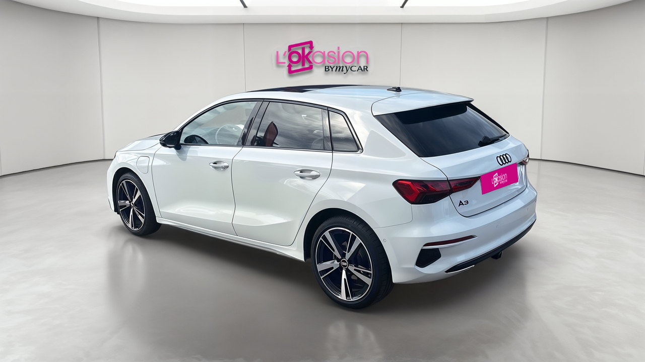Audi A3 Sportback 40 TFSIe 204 S tronic 6 — photo 3