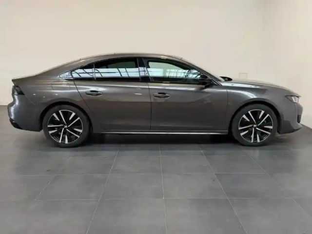 Peugeot 508 hybrid 225 gt e-eat8 toit pano / alcantara / focal / hayon elec / attelage — photo 4