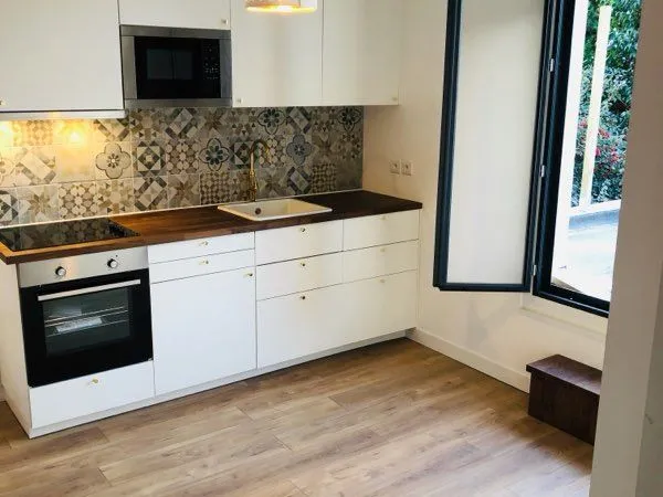 T 3 en duplex ,terrasse de 20m2 sans vis-à-vis centre Vitry 50 m du marché proche Paris et transport