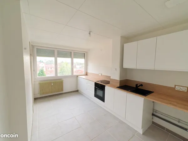 Appartement 3 pièces, 72m² rénové proche bus/tram