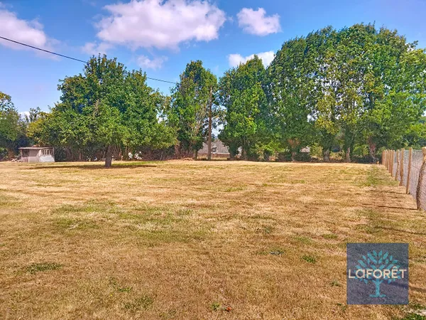Terrain 1072 m²