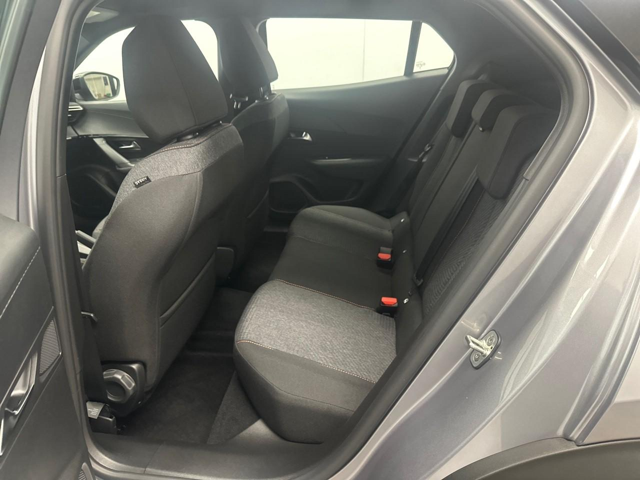 Peugeot 2008 hybrid 145 ch e-dcs6 style — photo 10