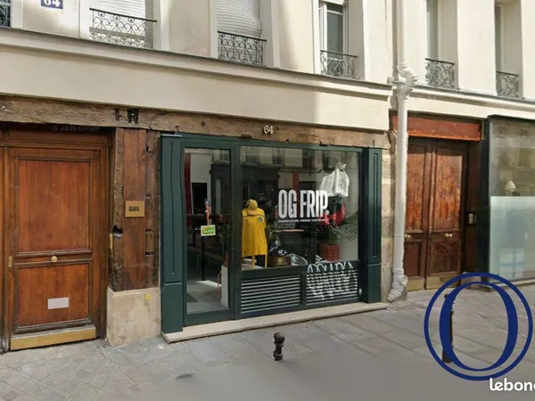 Local 135 m² Paris