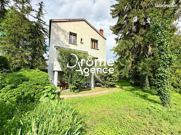 Villa 8 pièces 159 m²