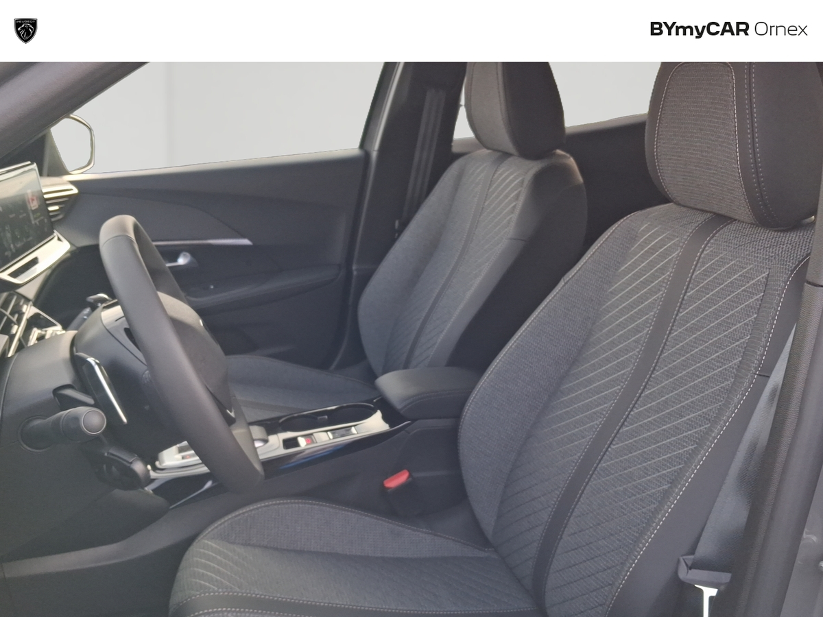 Peugeot 2008 Hybrid 145 e-DCS6 — photo 11