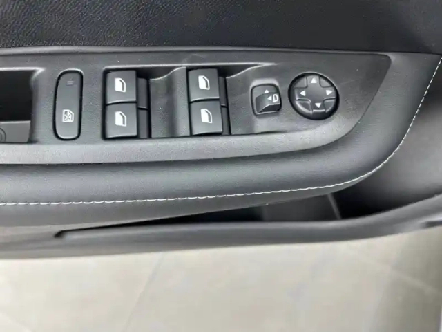 Peugeot 208 hybrid 110 ch e-dcs6 — photo 19