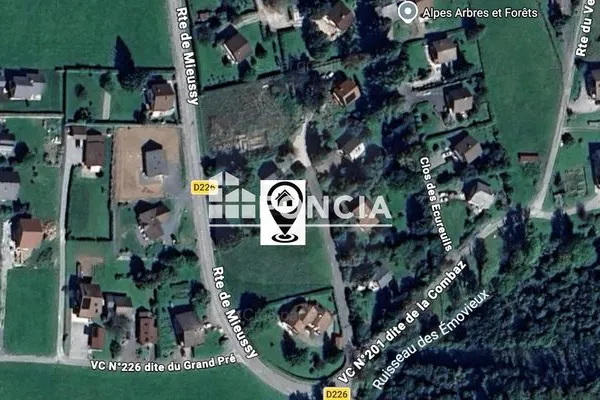Terrain 1758 m²