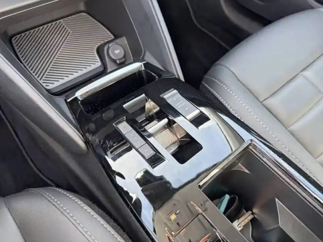 Citroën C4 hybride 145 e-dcs6 — photo 14