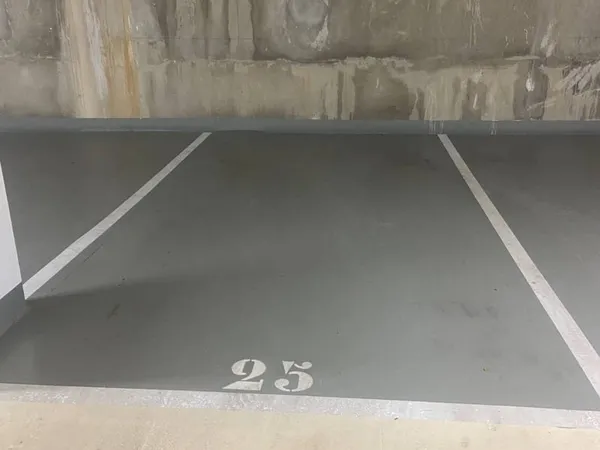 Parking 12 m²