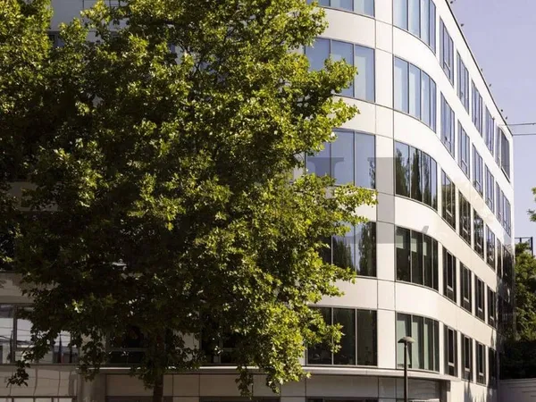 Bureaux 2 pièces 2335 m²