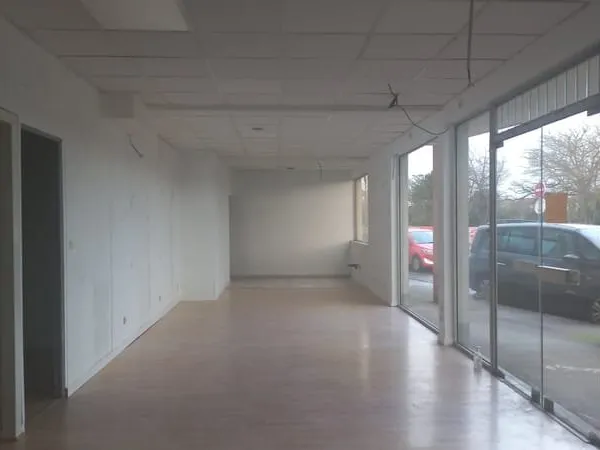 31270 CUGNAUX : Local commercial à louer