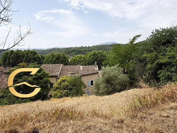 Terrain 1038 m²