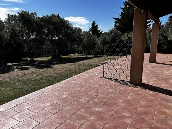 Maison 4 chambres +bureau sur 750 m²