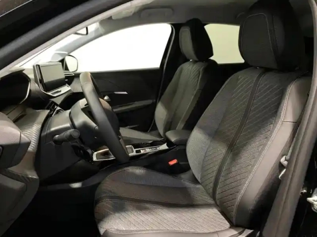 Peugeot 208 1.2 100ch allure — photo 8