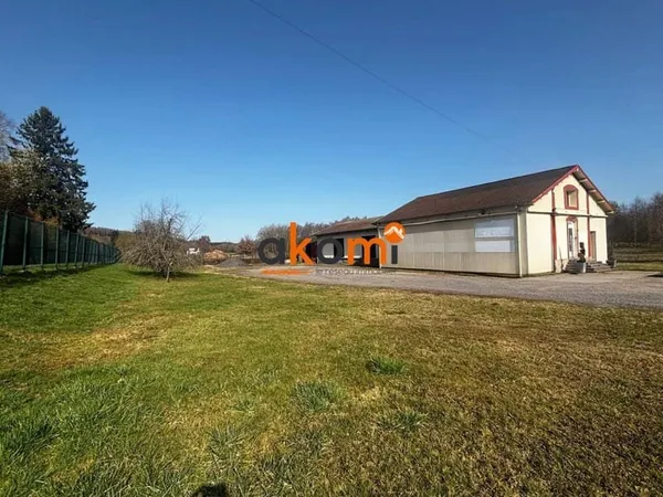 Local professionnel 550 m²