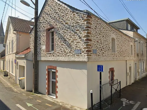 Maison de caractère 99m² + grenier aménageable - Couëron Bourg