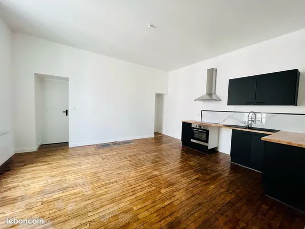 🏡 T4 rénové en duplex - 3 chambres, 2 pièces d'eau, parking - Centre-ville de Poitiers