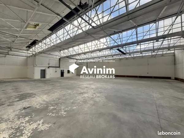 Local 820 m² Massy