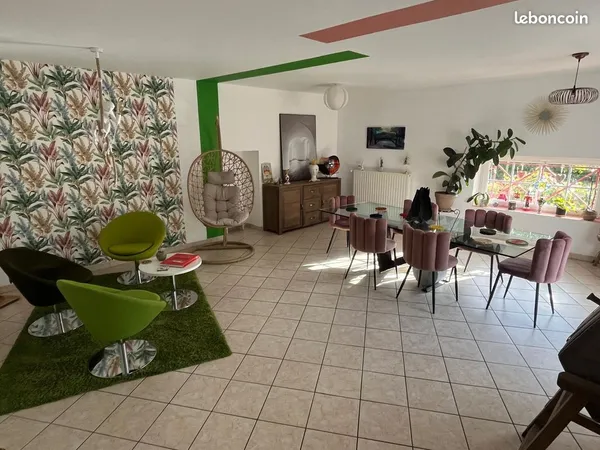 Maison . 8 pièces . 215m2