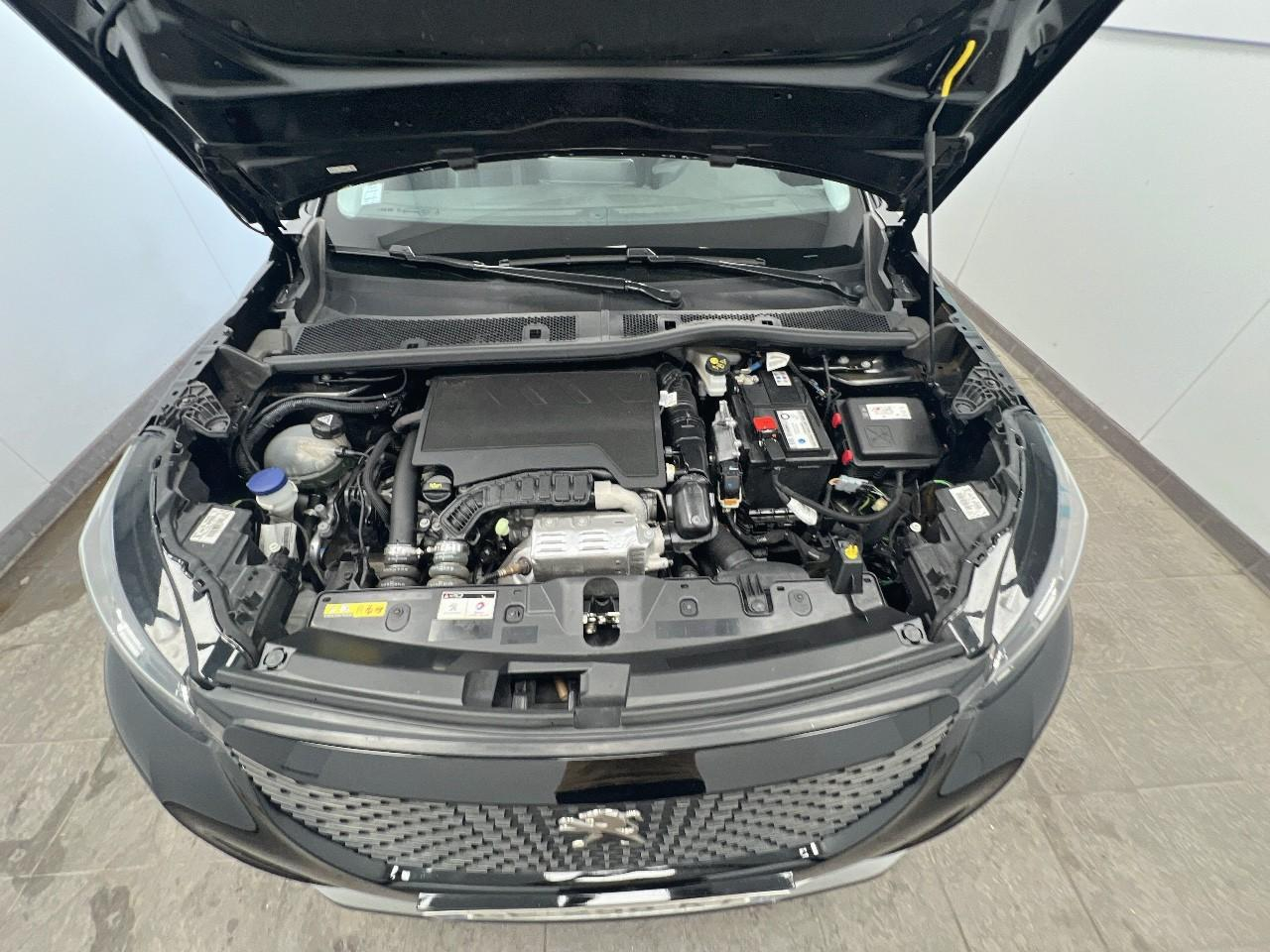 Peugeot 2008 puretech 100 s&s bvm6 allure pack — photo 14