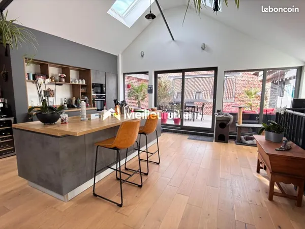 Appartement 6 pièces 165 m²