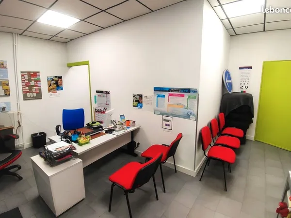 Auto école (fonds de commerce, clientèles et parts)
