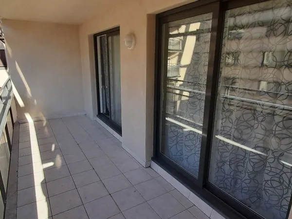 Grand appartement T2 Avignon intra muros