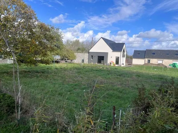 Terrain constructible 793 m²